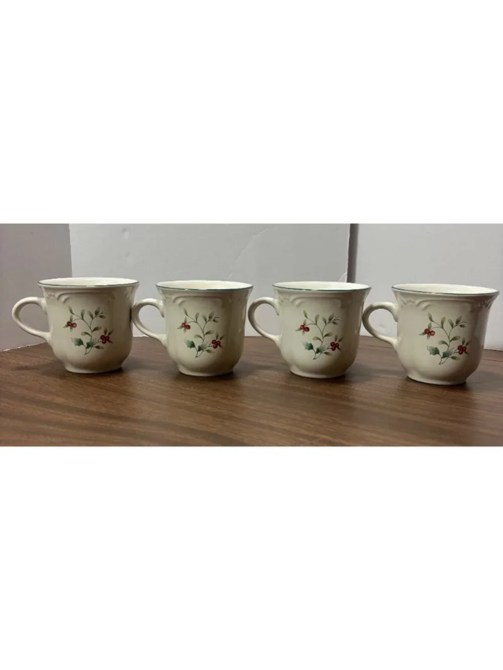 Winterberry  Mugs & Saucers Holly Berry Design Set Of 4 By Pfaltzgraff
